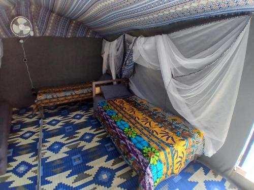 Kamar tidur, "Par 4 Chemins" - Atypical stopover in Nouakchott