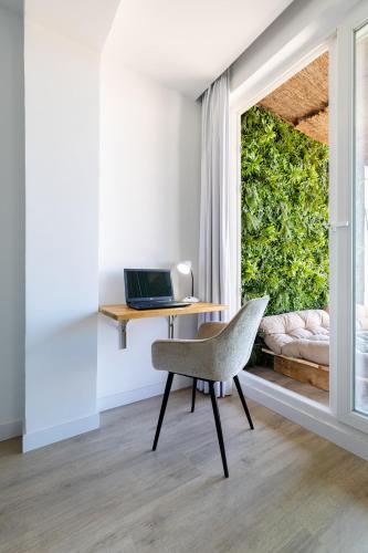 Apartment with Sea View image 10