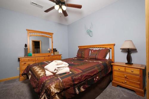 Beauty and the Bear By Colonial Properties - image 5