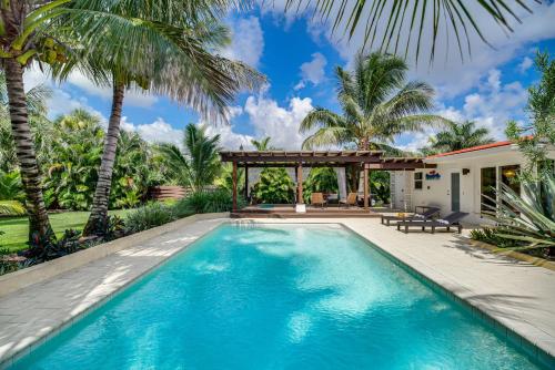 Private Oasis with Pool Walk to Melbourne Beach! in Melbourne Beach, Vereinigte Staaten von Amerika