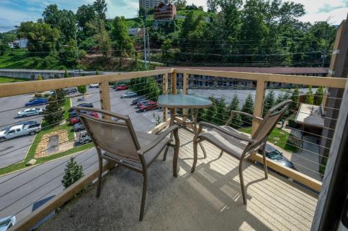 Deer Field Downtown Gatlinburg at Your Door - image 3