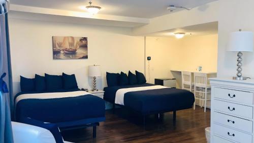 Long Beach Hotel - image 11
