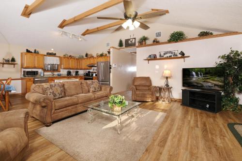 Mountain Paradise Secluded 2BR Gatlinburg in Sevierville, USA