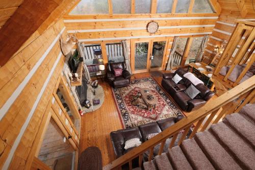 Cozy 1BR Stunning VIEWS Hot Tub FIRE PIT FREE Attraction Tickets