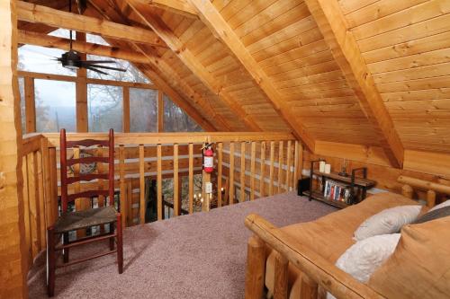 Cozy 1BR Stunning VIEWS Hot Tub FIRE PIT FREE Attraction Tickets