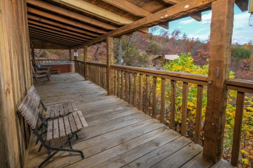 Cozy 1BR Stunning VIEWS Hot Tub FIRE PIT FREE Attraction Tickets