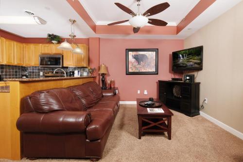 Naughty & Nice Riverfront 1BR Gem, Prime Location in Pigeon Forge, USA
