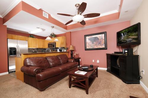 Naughty & Nice Riverfront 1BR Gem, Prime Location in Pigeon Forge, USA