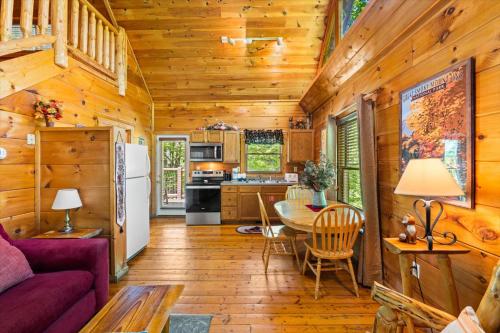 Fallin In Love Cabin Romantic Seclusion in Sevierville, USA