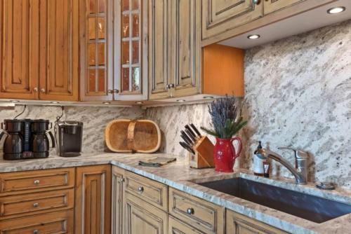Quartermoon 1266 by East West Hospitality in Beaver Creek, USA