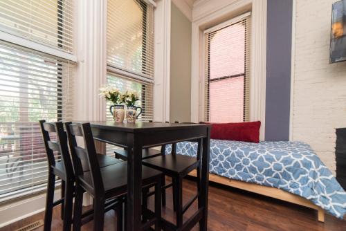 Unbeatable Location - Walkable Entertainment detail