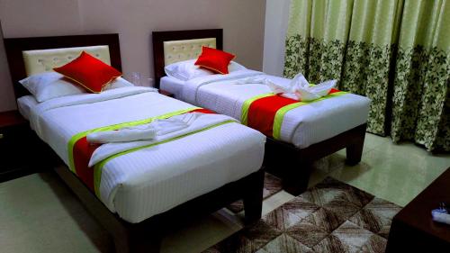 Three-Bedroom Premium Apartment with Balcony image 10