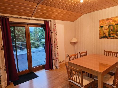 陽台/露台, Ferienwohnung Kratzert Gütersloh 1-2 Schlafzimmer (Ferienwohnung Kratzert Gutersloh 1-2 Schlafzimmer) in 居特斯洛