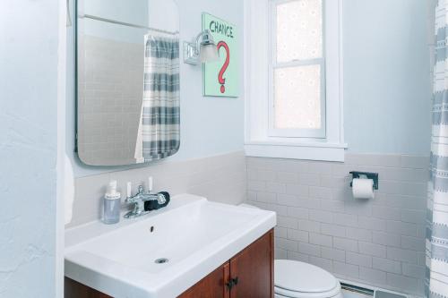 MONOPOLY - Prime-Location - Walkable - Sleeps 6 in Pittsburgh, USA