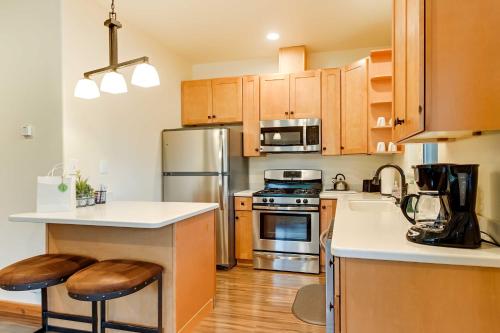 Fishermans Cabin in Soldotna Near Kenai River! in ริดจ์ เวย์