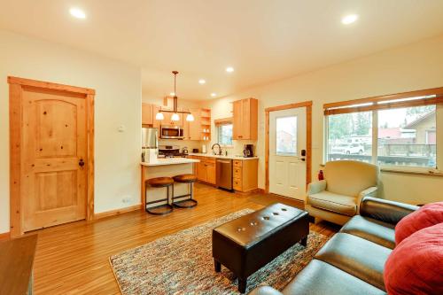 Fishermans Cabin in Soldotna Near Kenai River! in ริดจ์ เวย์