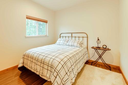 Modern Soldotna Townhome - Walk to The Kenai River - image 3