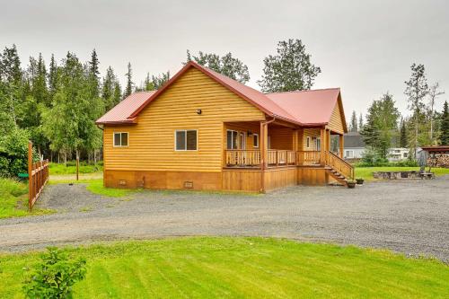 Fishermans Cabin in Soldotna Near Kenai River! in ริดจ์ เวย์