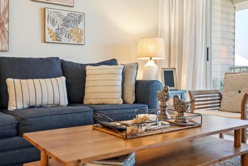 Beachside Bliss: Cozy Condo Escape Awaiting You! in Clearwater Beach, USA