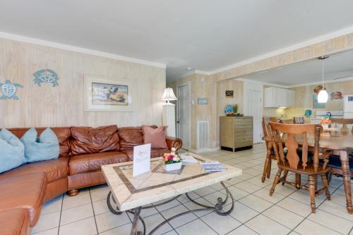 Spacious Gem with Private Pool in North Myrtle Beach in Myrtle Beach, USA