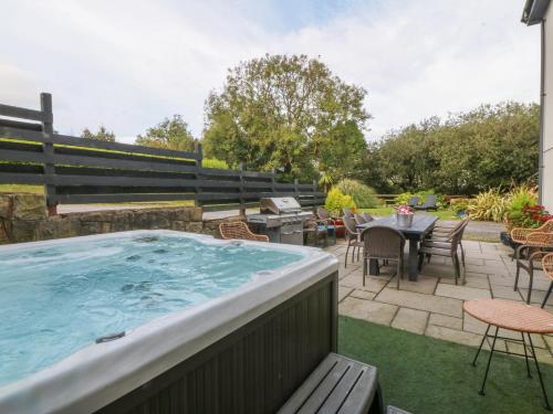 A szálláshely kívülről, Nant-yr-Rhedyn in Red Wharf Bay