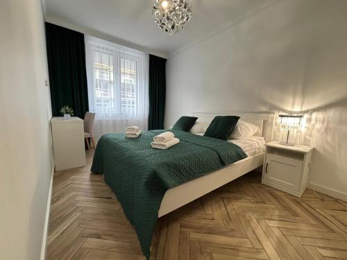Deluxe One-Bedroom Apartment with City View