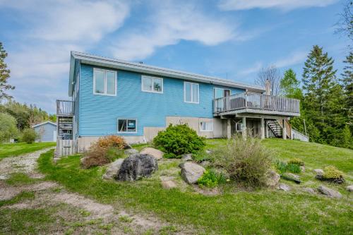 Your Lakeside Retreat In Howdenvale in Red Bay (ON)