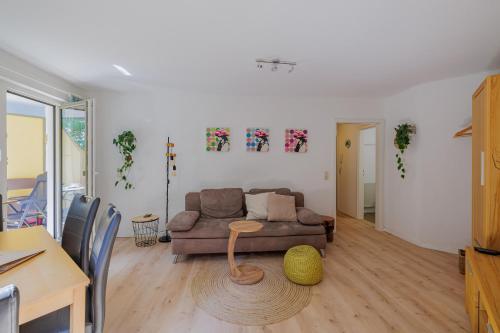 BÄCHLE im Wanderparadies Balkon mit Blick auf den Bach Sauna im Haus Tiefgarage E-Ladestation, Todtnauberg