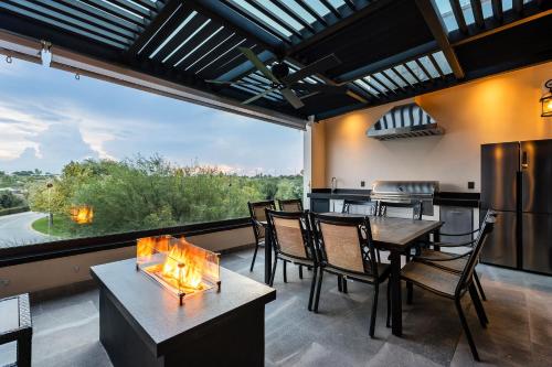 Villa Ventanas, 4BR Home with Jacuzzi & Terrace Dining in San Miguel de Allende, Mexico