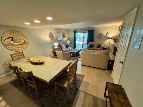 5 Stones Throw near Buttlerfly Mm LLC