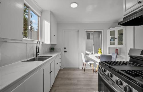 Modern 2-Bedroom in Santa Moinca Area Close to UCLA, Los Angeles (fotografie 9)