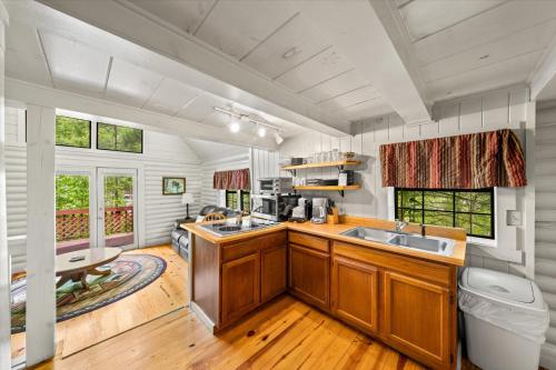 Keatons Knotty Hideaway in Pigeon Forge, USA