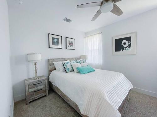 Moonlight Retreat, near Wedding Venue & Breweries in Dripping Springs, USA
