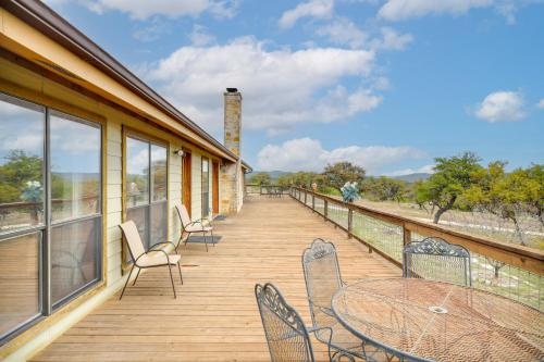 Secluded Texas Hill Country Vacation Rental - Deck in Medina, USA