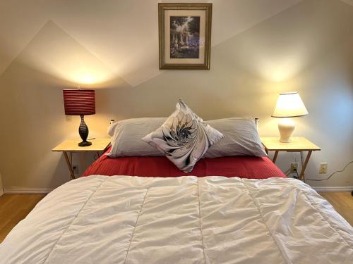 F1 Deluxe Double Room in Surrey, Canada