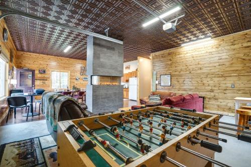 . Pet-Friendly Cabin Retreat Walk to Lake Pepin!