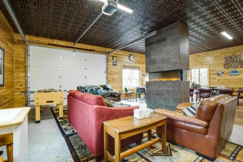 Pet-Friendly Cabin Retreat Walk to Lake Pepin! in Lake City (MN)