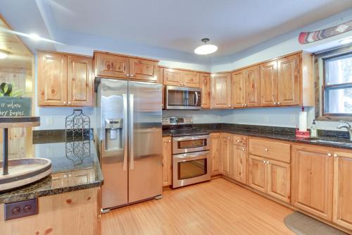 Beautiful Breezy Point Home with Beach and Dock! in Pequot Lakes, USA