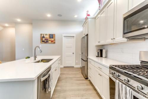 Newly Built Home 10 Mi to Dtwn Denver! in Denver, USA