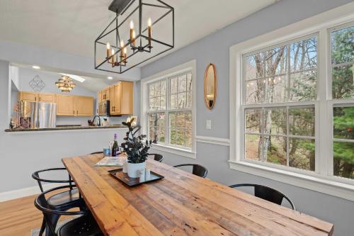 Seven Devils Hideaway with View Near Sugar Mountain! in Seven Devils, USA