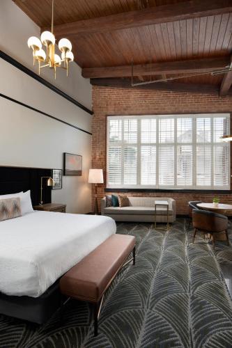 The Ansonborough near Rainbow Row