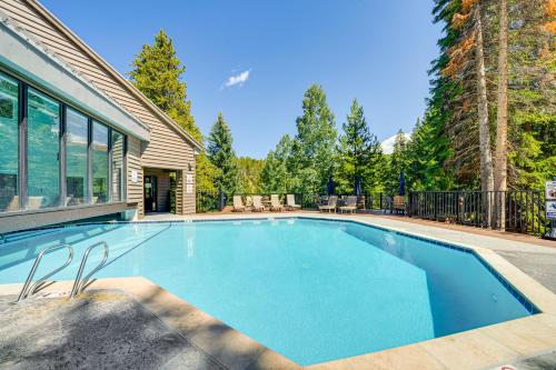 Ski-In and Ski-Out Retreat with Iron Horse Pool Access! - image 2