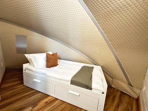 Sunken Escapes Glamping Unit #1