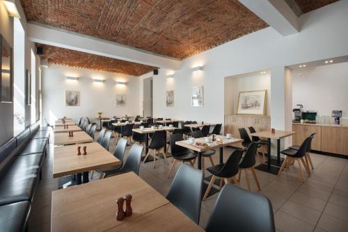 Prague Season Hotel - image 8