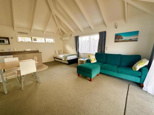 奧利芙汽車旅館 (The Olive Motel) in 科羅曼德