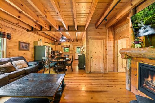 Keatons Wild Animal Cabin in Pigeon Forge, USA