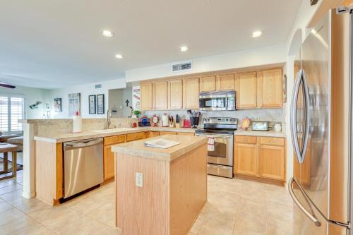 Pool, Patio and Hot Tub Surprise Home Near Golfing!, Surprise (foto 8)