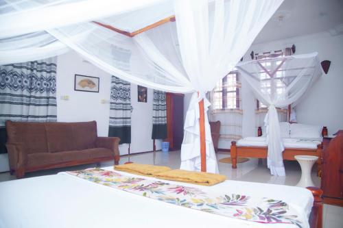 2 queen beds