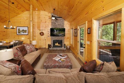 The Sporting Place 2BR Pigeon Forge Haven in Sevierville, USA