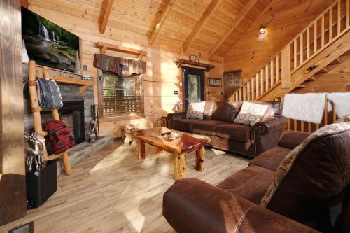 Pitter Patter Swimming Pool HT Near Dtown in Gatlinburg, USA
